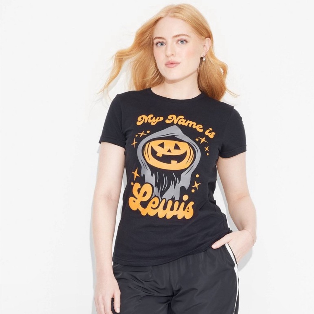 New woman’s Lewis & friends graphic T-shirt 🛍
